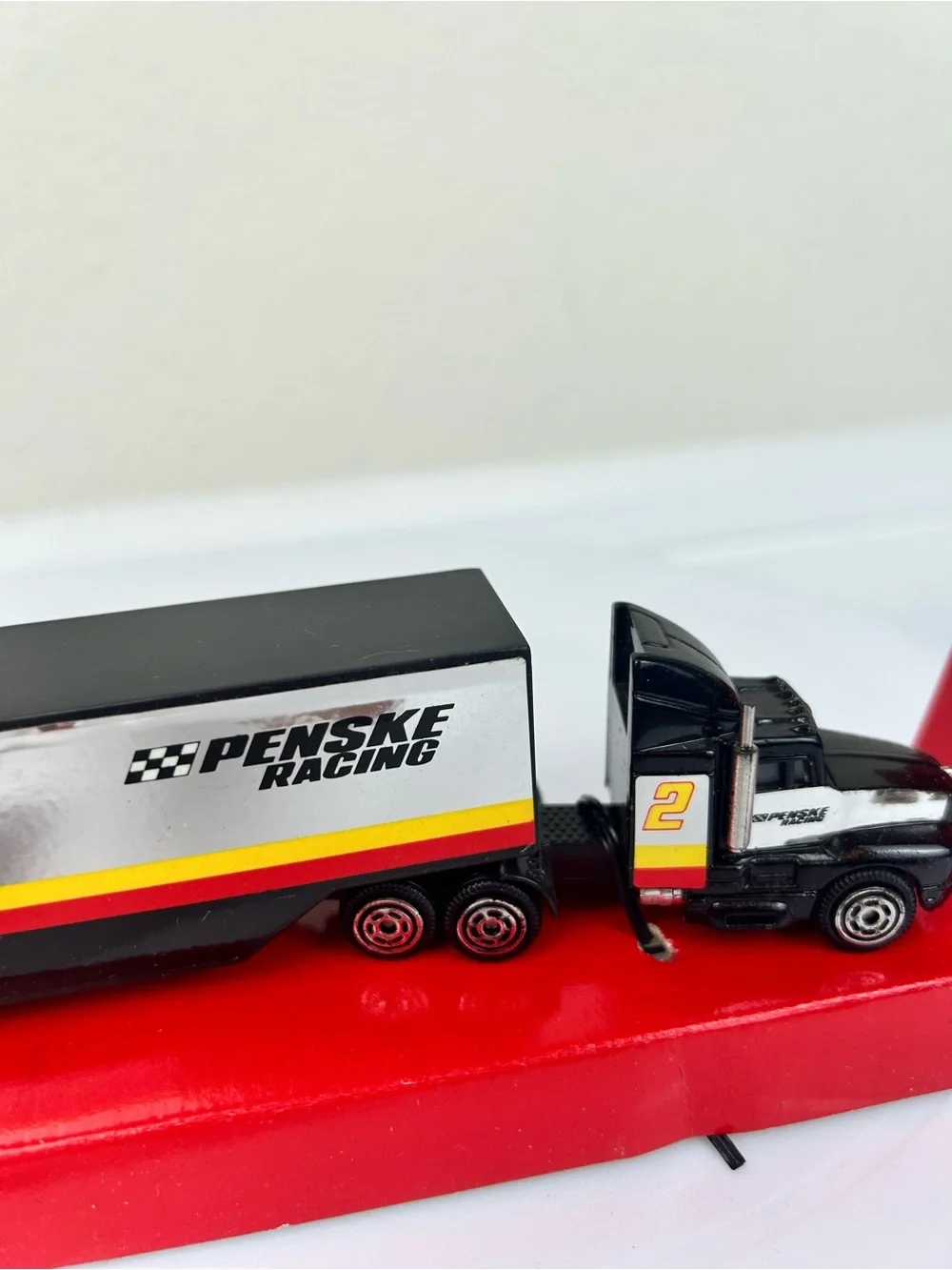 Racing Champions Rusty Wallace #2 Penske NASCAR 1:87 Diecast Transporter & cards